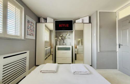 Fantastic 2-Bed House with Parking - Hosted by Hutch Lifestyle - Foto 32