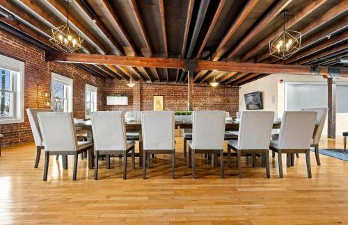 KING Penthouse Sleep8 4Bed 3BR 2BA Swepson Loft - Foto 23