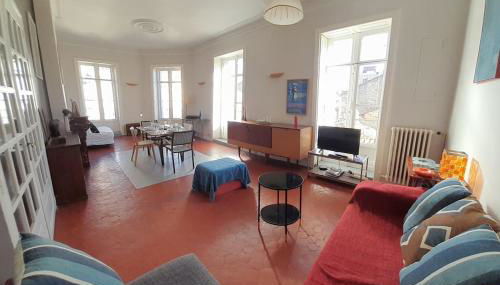 Les 7 balcons, Comédie-Corum-Gare, Parking, Spacieux Lumineux Haussmannien - Foto 2