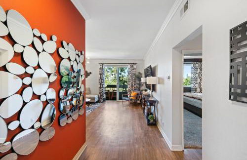 Beverly Hills 2 bed 2 bath Penthouse with Den and Parking 414 - Photo 6