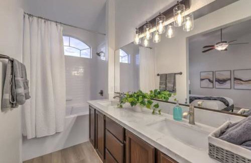 Creekwater | Pebbletech Pool & Spa 10 Min to Strip - Photo 21