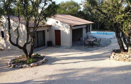 Villa avec piscine sur terrain clôt - Photo 20