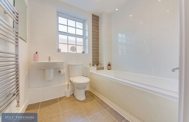 Doncaster Ground Floor Apartment - Photo 8