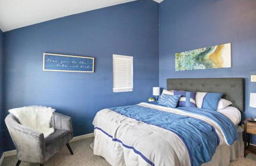 Pet-Friendly Lakefront Home in a Quiet Cove w/ Netflix, Outdoor Seating, Boat Slip - Foto 24