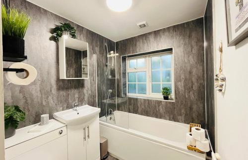 BlueCrest - Stylish 3 Bedroom, Parking on Request - Foto 25