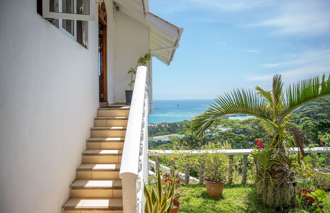 Beau Soleil Stunning Sea View - Photo 2