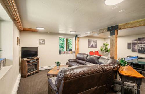 Dog Friendly Mountain Cabin with Hot Tub - Foto 25