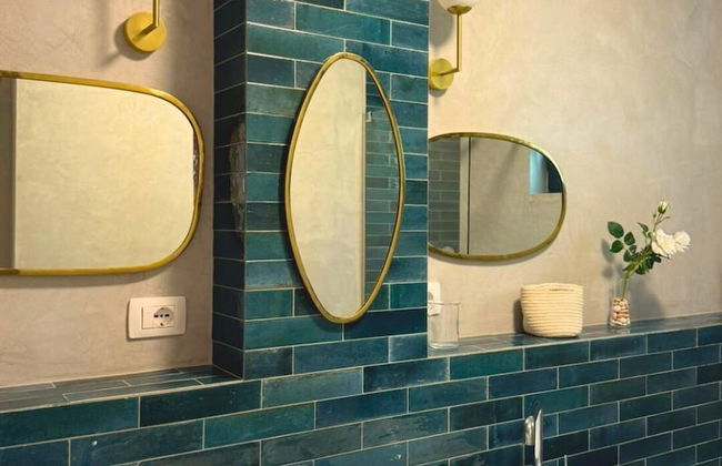 AZAR LUXURY SUITES - Photo 73