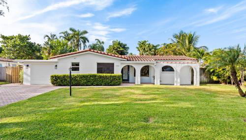 Solar Heated Pool Spa Tiki Hut Huge Backyard Hammock Retro Bikes - Foto 3