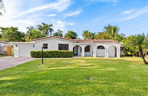 Solar Heated Pool Spa Tiki Hut Huge Backyard Hammock Retro Bikes - Foto 3