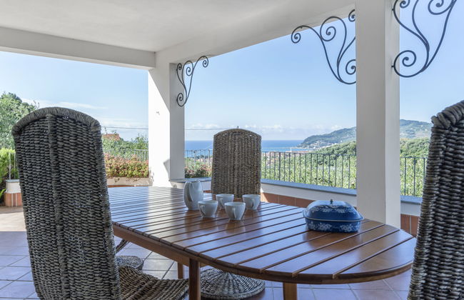 4 bedroom Apartment in Diano Castello with swimming pool and garden - Photo 3