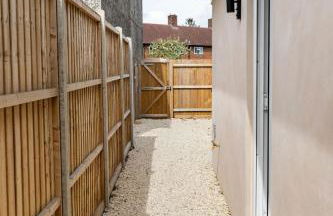 Salisbury 1BDR Apartment, Sleeps 4 - Contractor, Professionals, Family Friendly - Photo 18