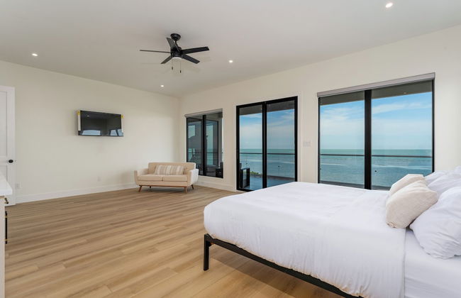 Spacious Bay - Photo 13