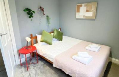 5 bedroom 3 bathroom house - Lyne Chertsey - Foto 24