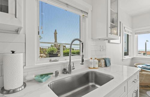 Penthouse Steps from Victoria Beach 180 degree ocean views - Foto 13