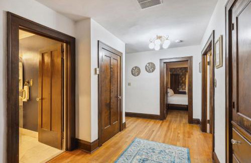 Steps to Edgewater - Sleeps 14 - Fun Game Room Retreat - Foto 58