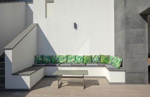 SKYFALL VILLA - Photo 24