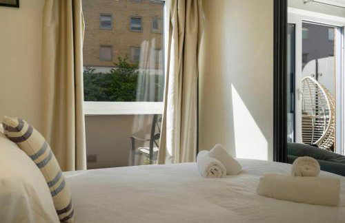 One bedroom apartment with balcony and concierge , station and shops 2min walk - Foto 19