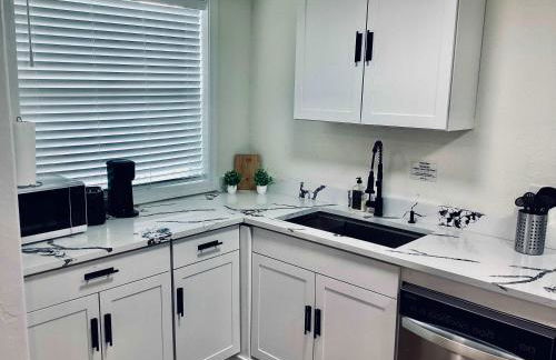 Boardwalk Bungalow Combo Stay for 9 - Foto 16