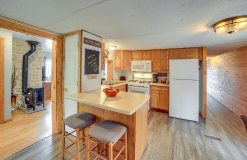 Lakefront Wisconsin Home with Boat Dock and Fire Pit! - Foto 7