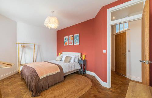 Spacious 2-Bed Flat with Panoramic Views - Foto 5