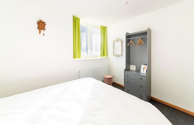 Stylish Retreat With Sauna - Photo 3