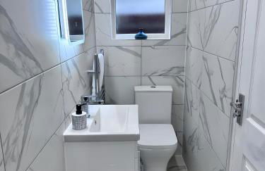 Watford Junction Oasis - Modern 3BR Ensuite with Garden - Foto 25