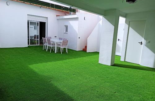 Casa cerca de la playa con patio y garaje privado - Foto 22