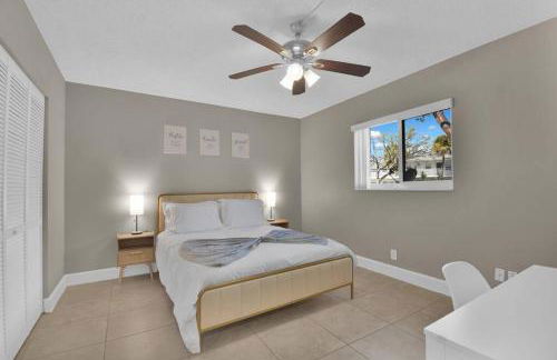 Stylish Hideaway Pool Downtown Boca - Photo 26