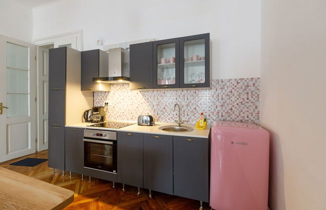 Mira Central Residence - Photo 30