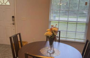 Room 3 - Cozy Queen (Shared Bathroom) - Foto 3