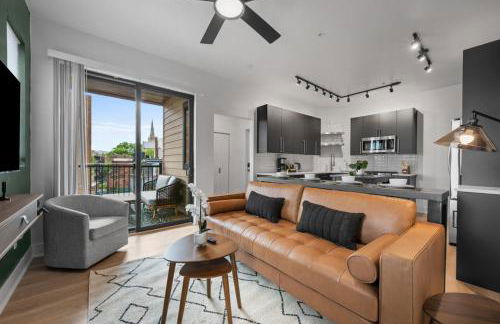 PFR Suites - Highland, 3BR 2BA Shadyside Condo, Penthouse Unit, 2 Decks, Off-Street Parking, 4th Floor Walkup - Foto 2