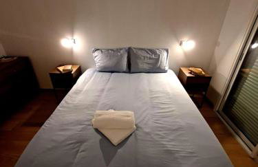 Elegant and comfortable 3 room, beach & transport within walking distance - Photo 3