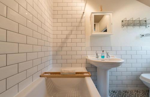 Spadgers, a flax workers cottage next to fields in a Medieval Village - Foto 9