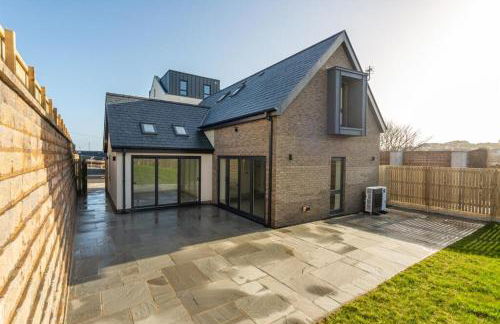 Tai Porth Llechog Bungalow by Birch Stays - Photo 3