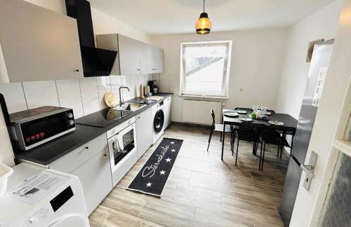 VAZ Apartments Haus Langerfeld für Monteure, TV, WLAN, Küche, nahe 3M und EDE - Foto 24