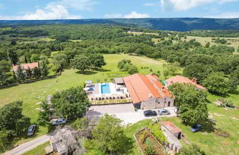 4 Bedroom Lovely Home In Labin - Photo 14