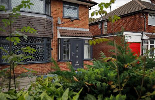 Spacious 3BR by Avalora Shortlets & Serviced Accommodations Queensway with big garden, Near train station - Foto 41