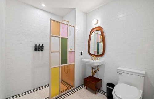 Freeman 201 by Rove Travel - 2BR Condo with Shared Amenities - Foto 9