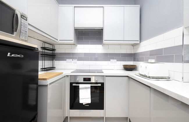 JOIVY Charming 1-Bed Ap Near Leith Links W/ Patio - Foto 11