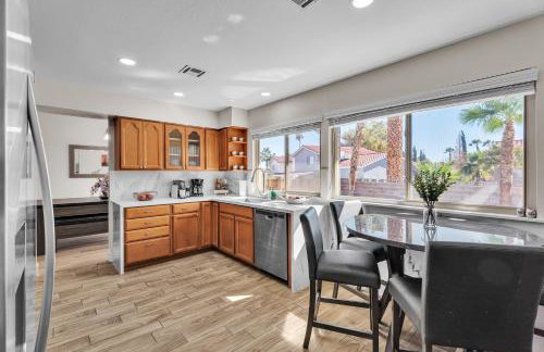 Strip-side Villa Pool, Mini Golf, Casino games - Foto 16