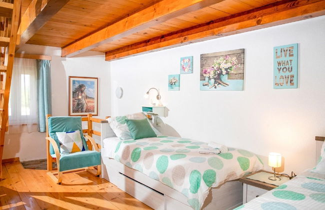 Adorable Holiday Home With Pool and Terrace - Foto 8