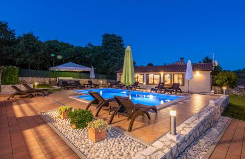 Villa Zora, beautiful modern villa in a village near the sea - Foto 23