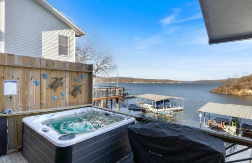 Lakefront Family Retreat w/ Views, Boat Slip - Foto 48