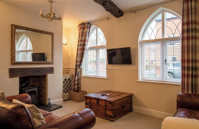 Charming 2 BD House in Tewkesbury Centre - Photo 13