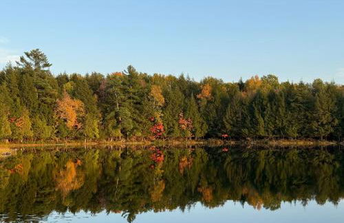 Distinctly modern cabin on quiet Northwoods lake - Foto 15
