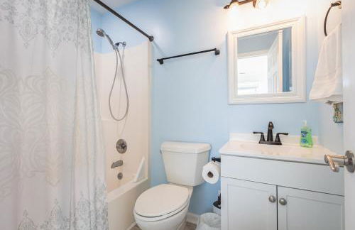 Oceanside Cottage -3BDR 2BA-Walk to Beach! - Foto 22