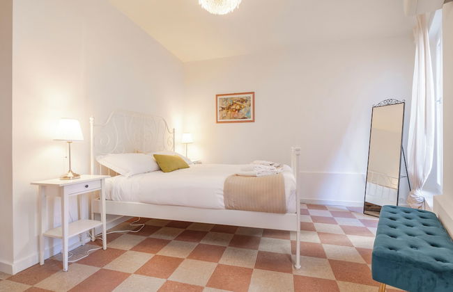 S. Lucia Canal View by Wonderful Italy - Photo 13