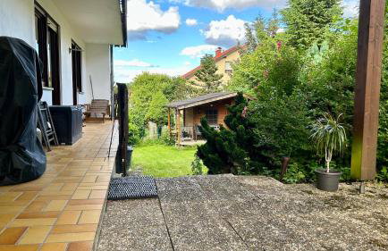 Großzügige Wohnung mit Terrasse und Gartenzugang - das komplette Erdgeschoß - Foto 21