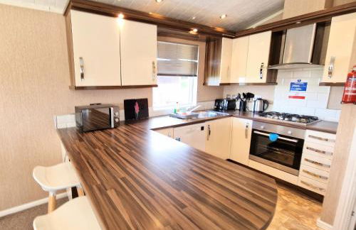 Benarty 11 with Private Hot Tub - Fife - Loch Leven - Lomond Hills - Pet Friendly - Photo 4